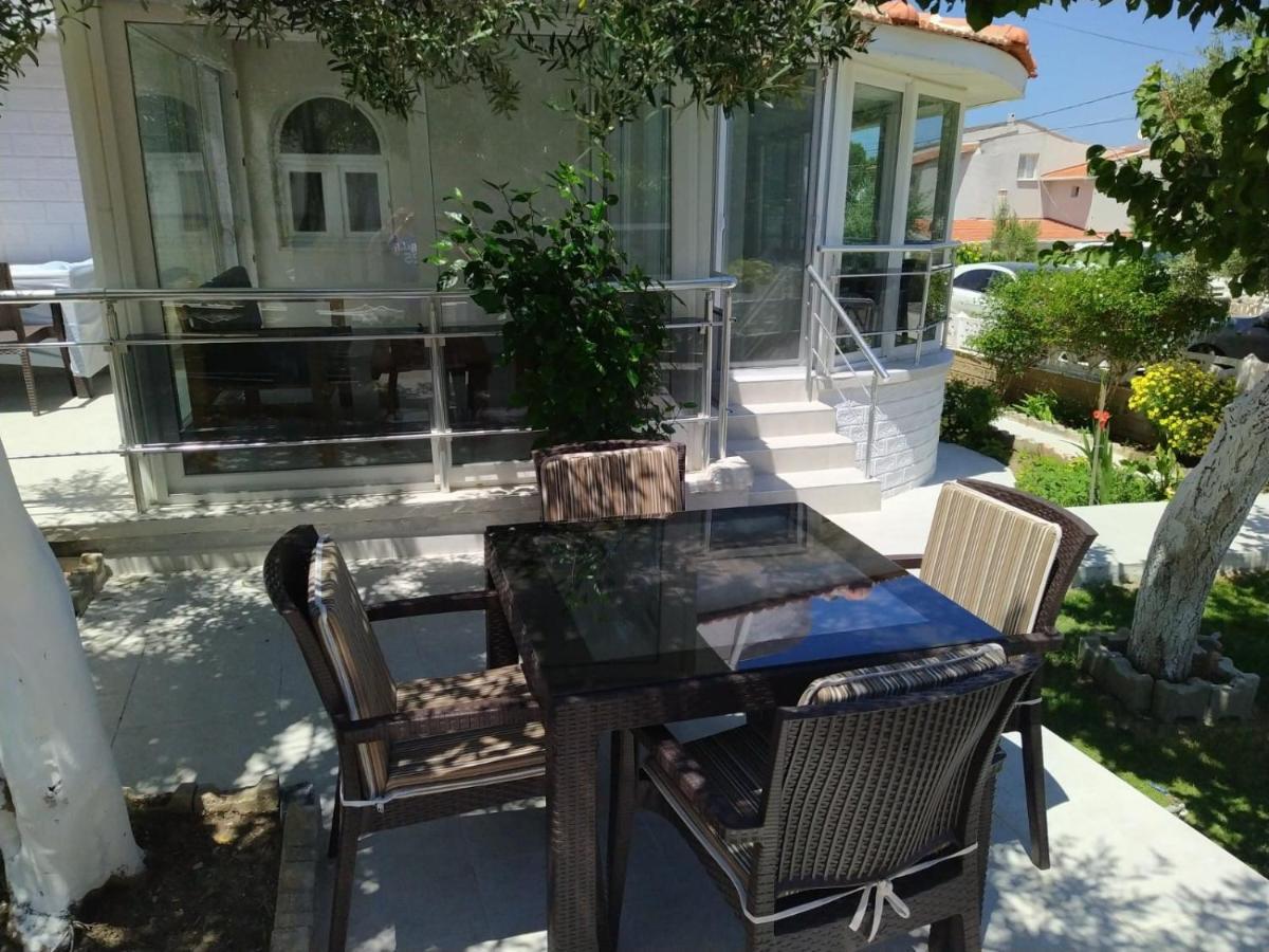 Cesme Burcu Sitesi Yaman Villa Bagian luar foto
