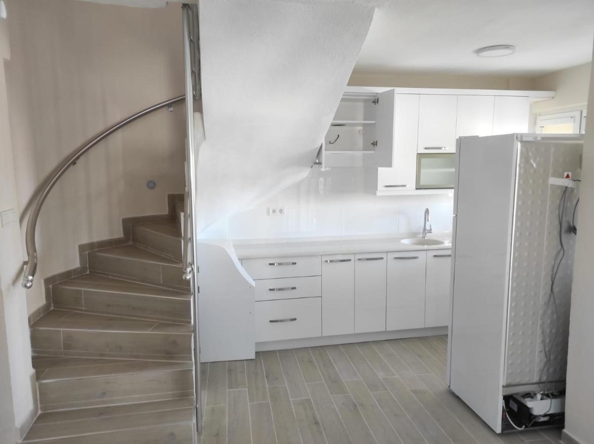 Cesme Burcu Sitesi Yaman Villa Bagian luar foto