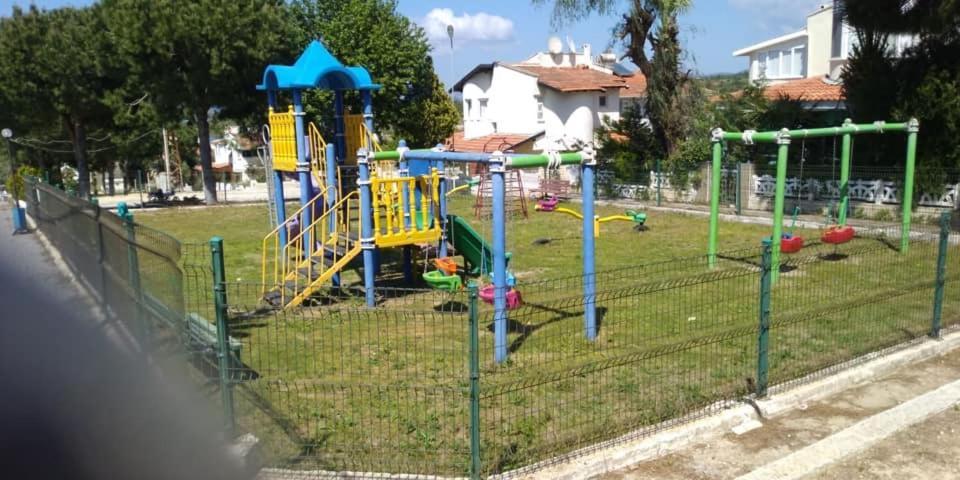 Cesme Burcu Sitesi Yaman Villa Bagian luar foto