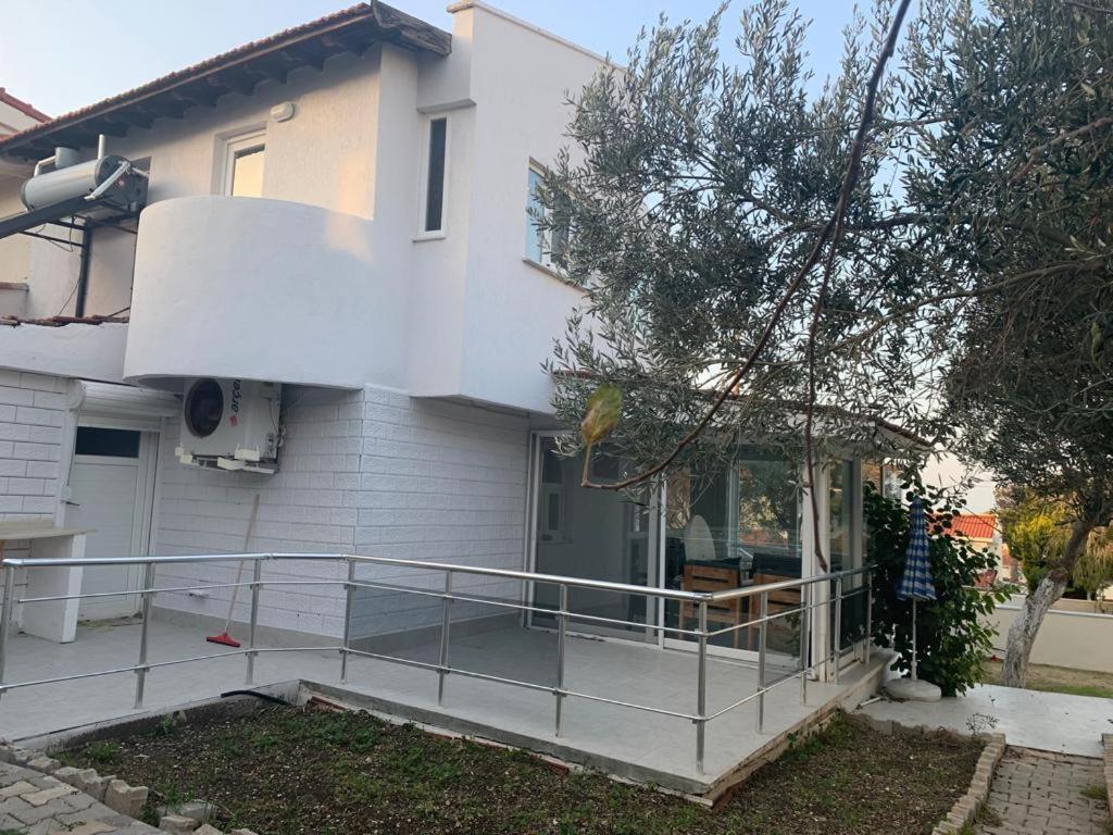 Cesme Burcu Sitesi Yaman Villa Bagian luar foto